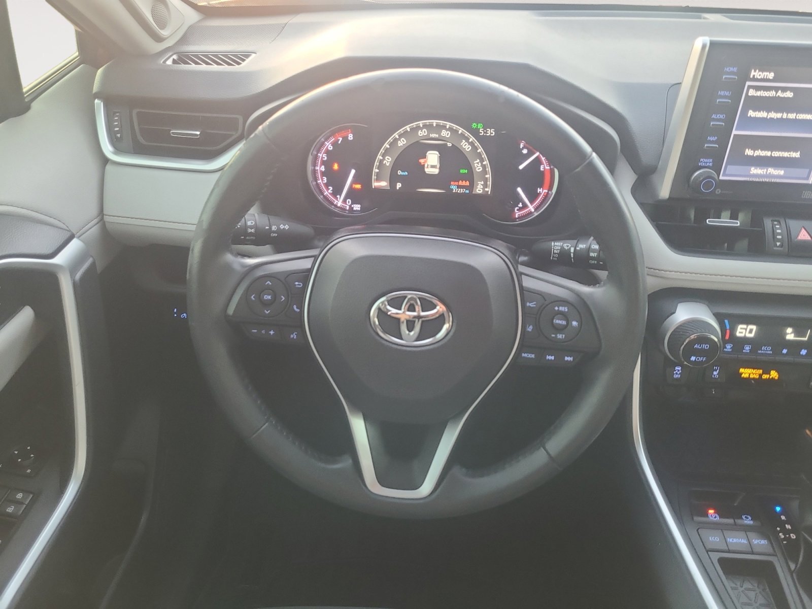 Used 2020 Toyota RAV4 Limited image 13