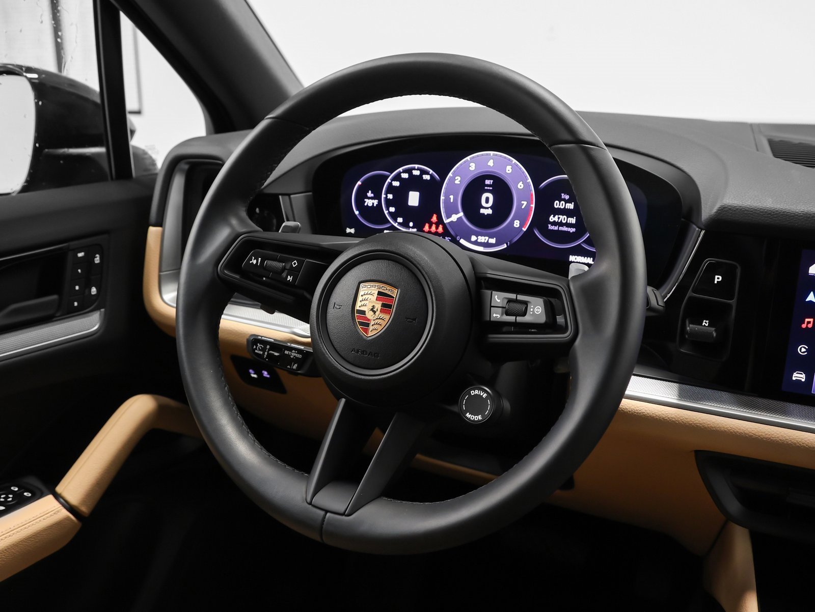 Certified 2025 Porsche Cayenne image 28