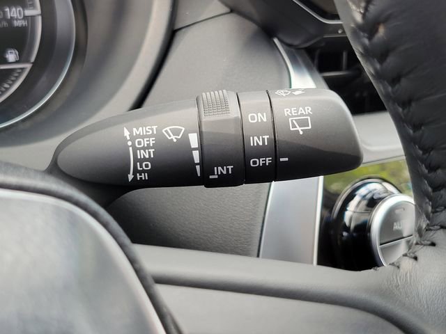Used 2024 Toyota Venza LE AWD/4WD image 16