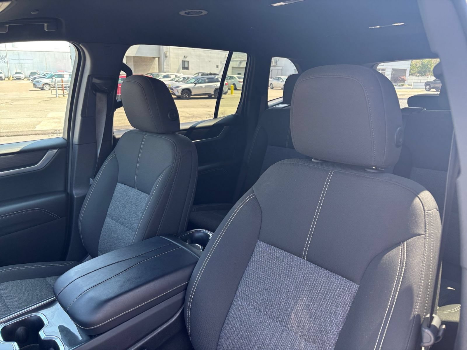 Used 2025 GMC Acadia Elevation AWD/4WD image 38