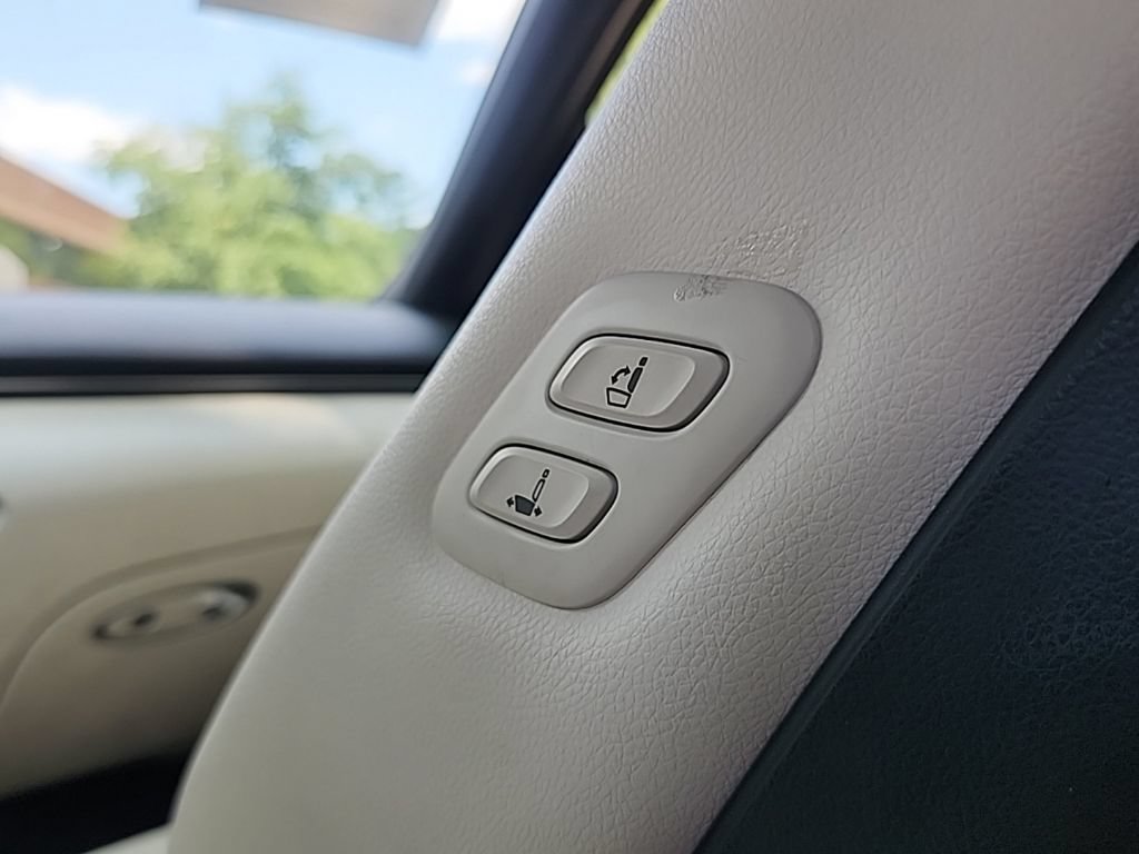 Used 2025 Genesis Electrified GV70 AWD/4WD image 28