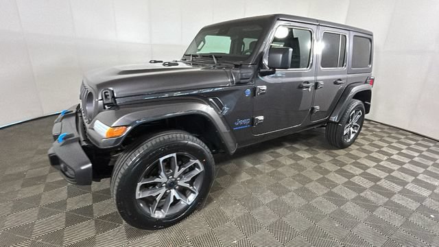 Used 2024 Jeep Wrangler Unlimited w/ Convenience Group AWD/4WD image 7