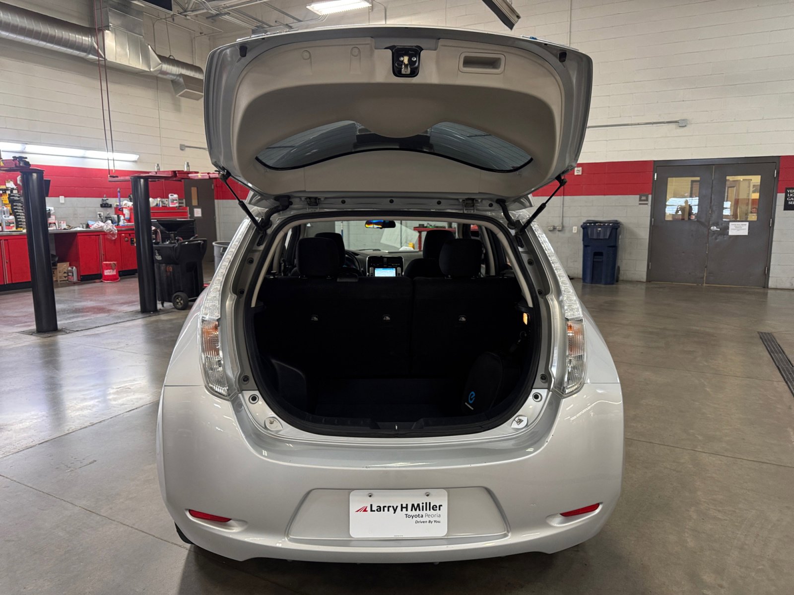 Used 2017 Nissan Leaf SV FWD image 34