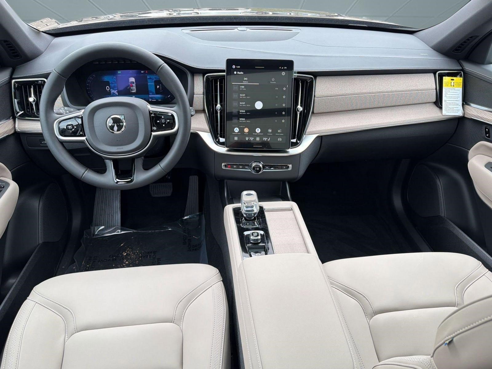 New 2026 Volvo XC90 B5 Core w/ Protection Package image 17