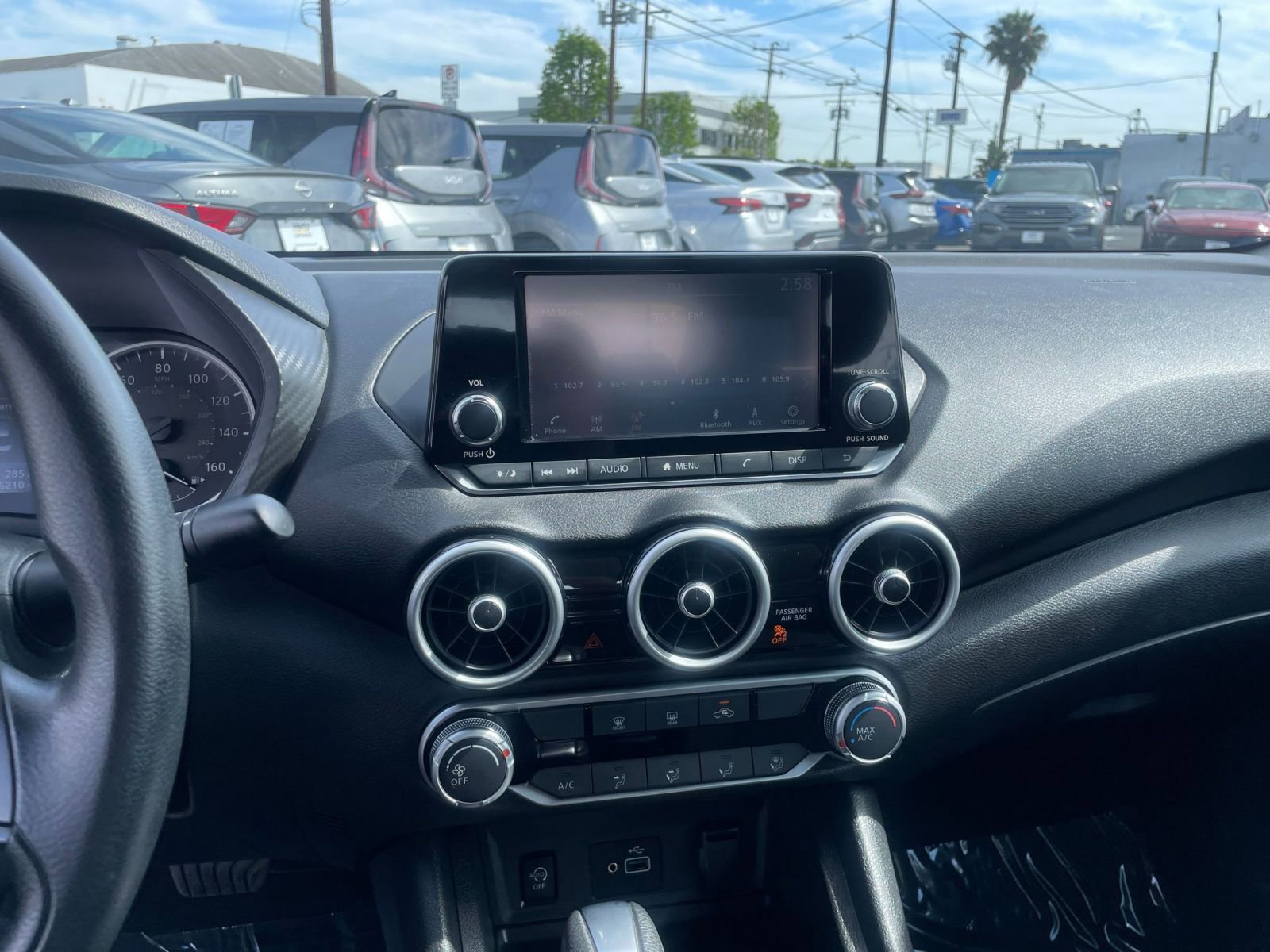 Used 2025 Nissan Sentra S image 17