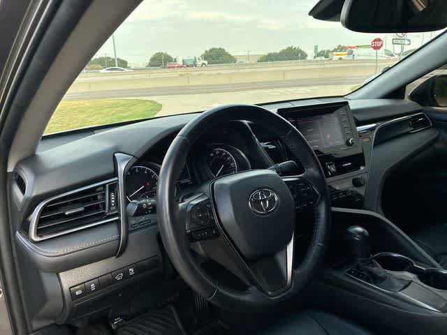 Used 2021 Toyota Camry SE w/ Convenience Package FWD image 15