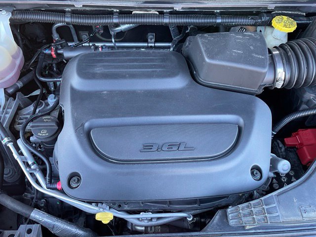 Used 2021 Chrysler Pacifica Pinnacle AWD/4WD image 28
