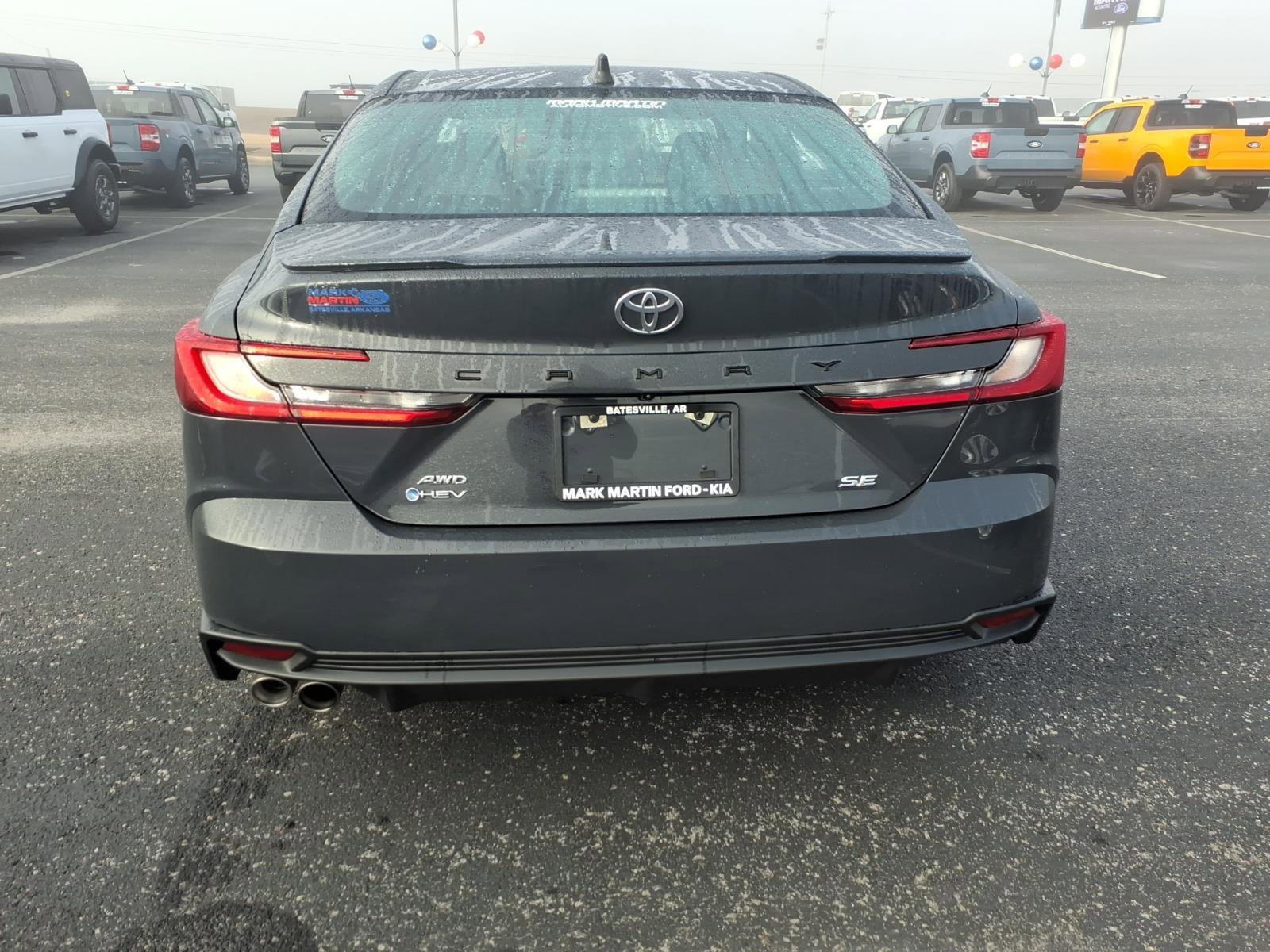 Used 2025 Toyota Camry SE AWD/4WD image 8