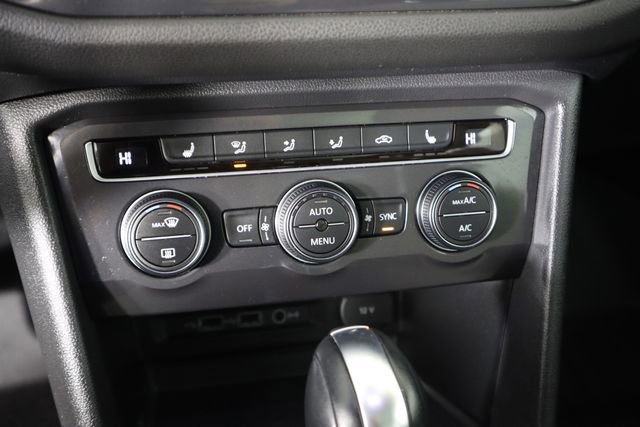 Used 2020 Volkswagen Tiguan SE w/ Panoramic Sunroof Package image 38