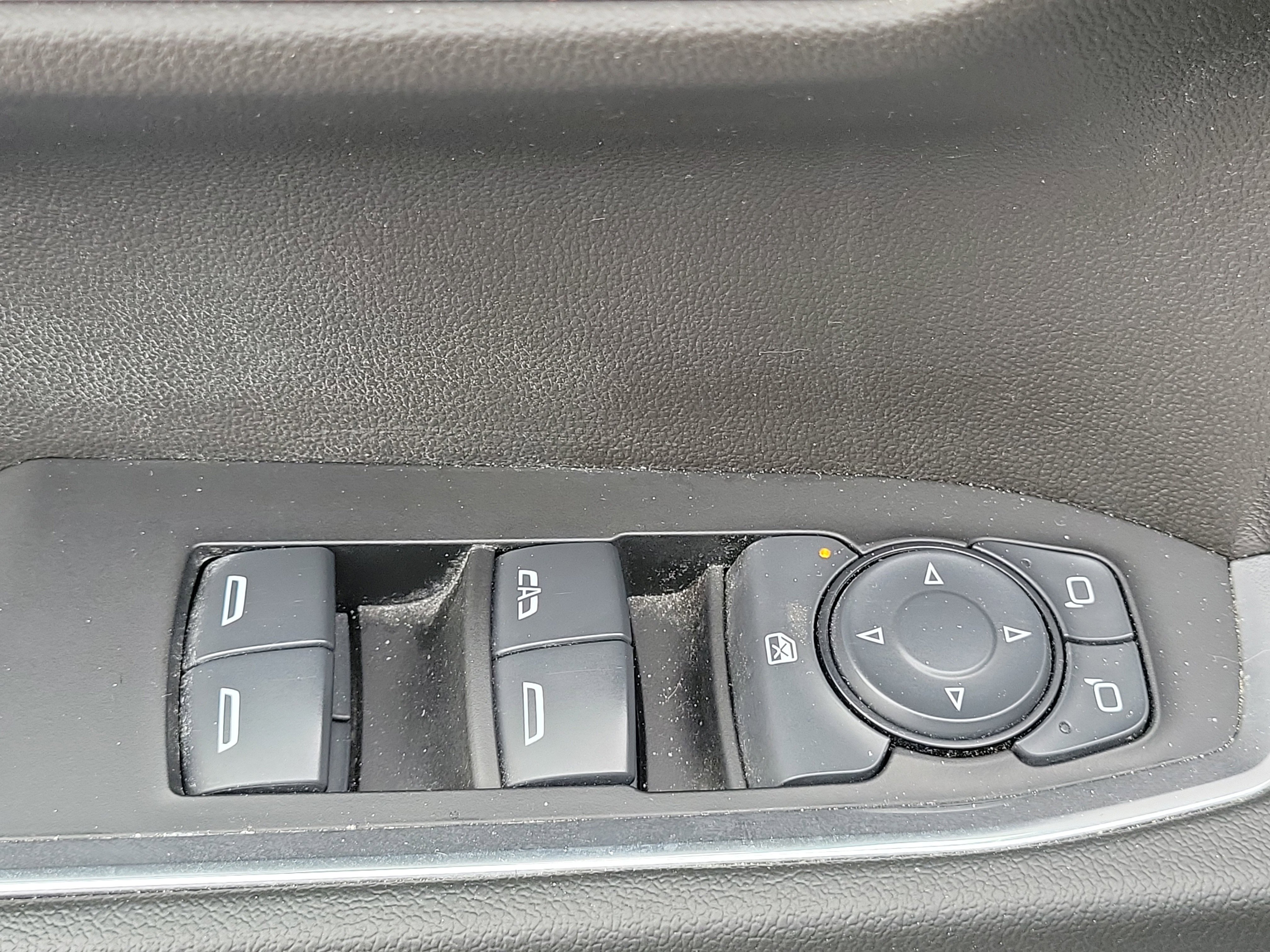 Used 2025 Chevrolet Silverado 1500 LT image 15