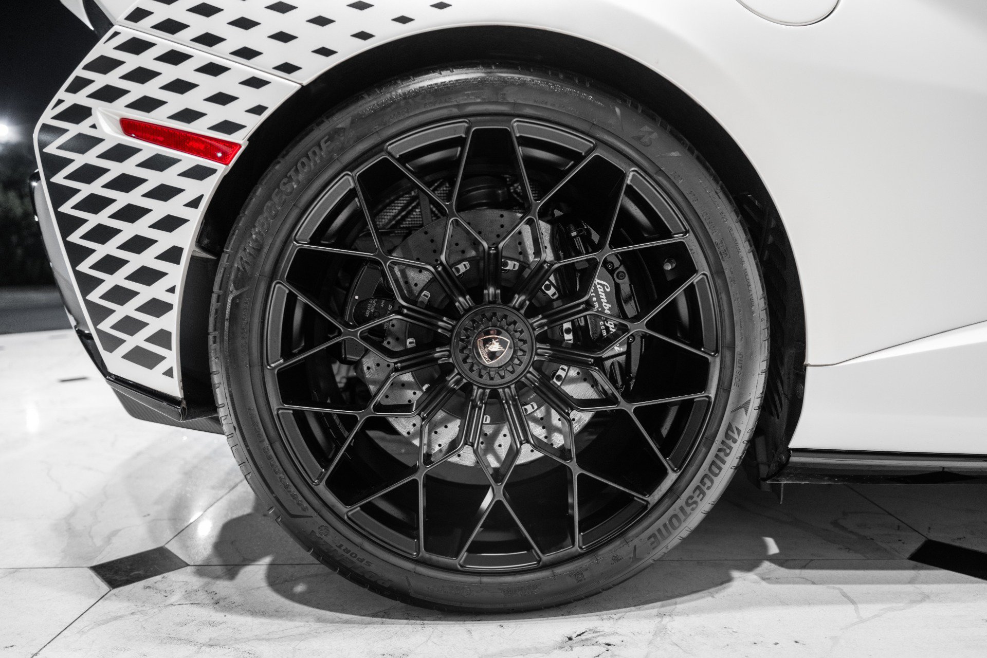 Used 2023 Lamborghini Huracan STO RWD image 15