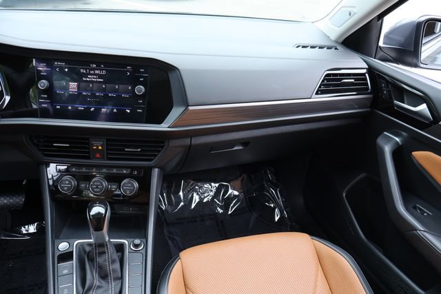 Certified 2022 Volkswagen Jetta SEL image 20