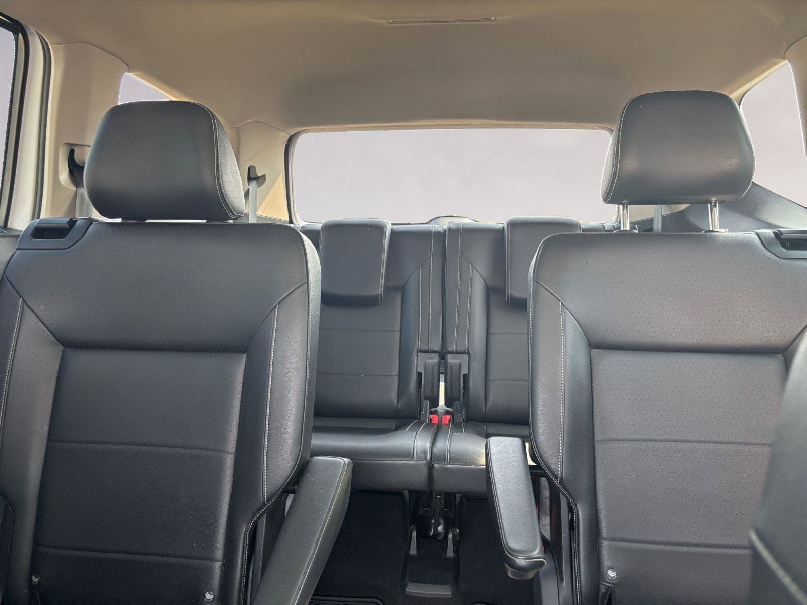 Used 2023 Volkswagen Atlas SE w/ Panoramic Sunroof Package FWD image 13