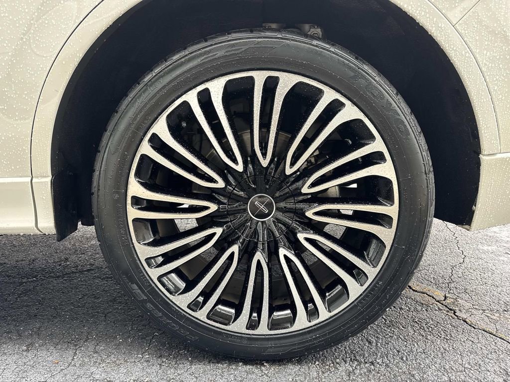Used 2022 Lincoln Aviator Black Label w/ Dynamic Handling Package image 20