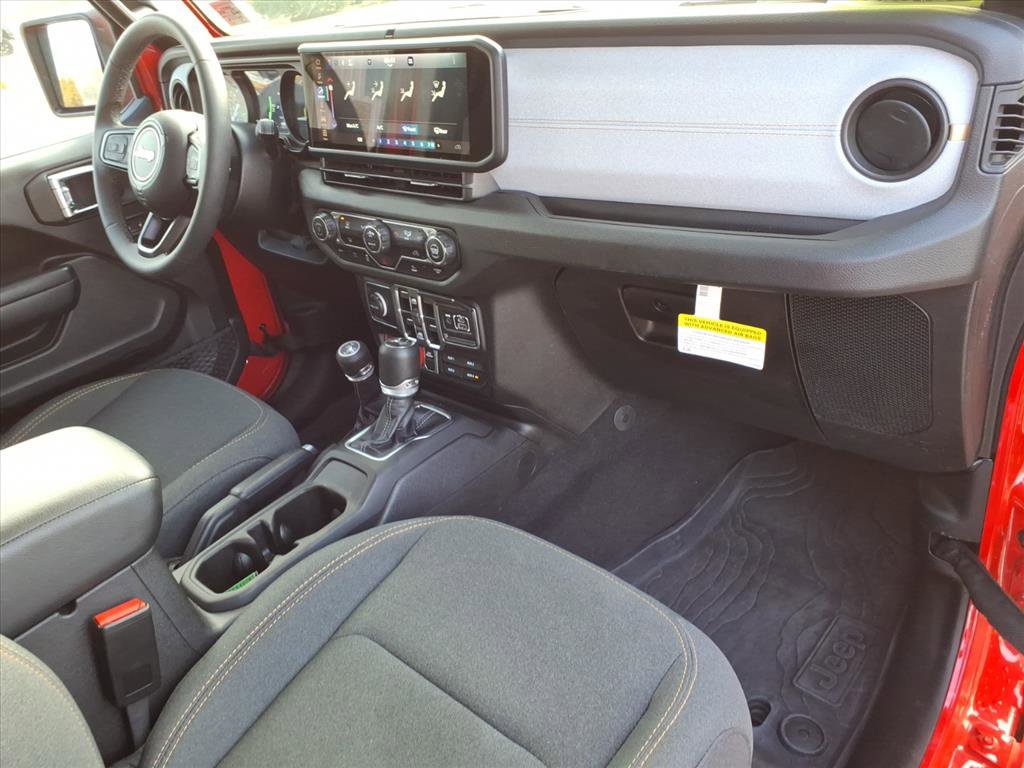 Used 2025 Jeep Wrangler Willys image 19