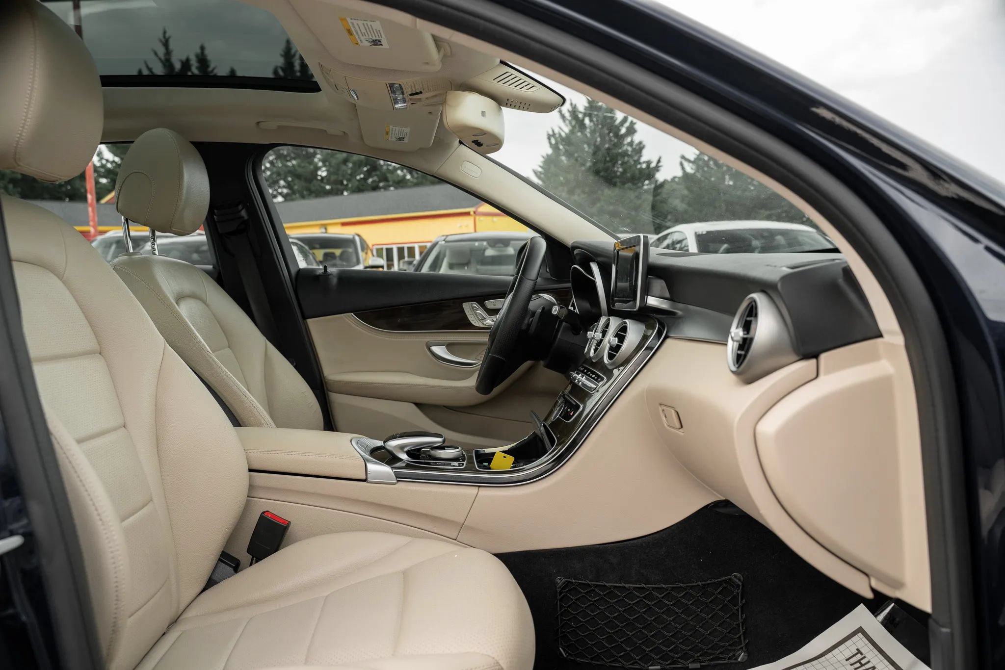 Used 2015 Mercedes-Benz C 300 4MATIC Sedan image 11