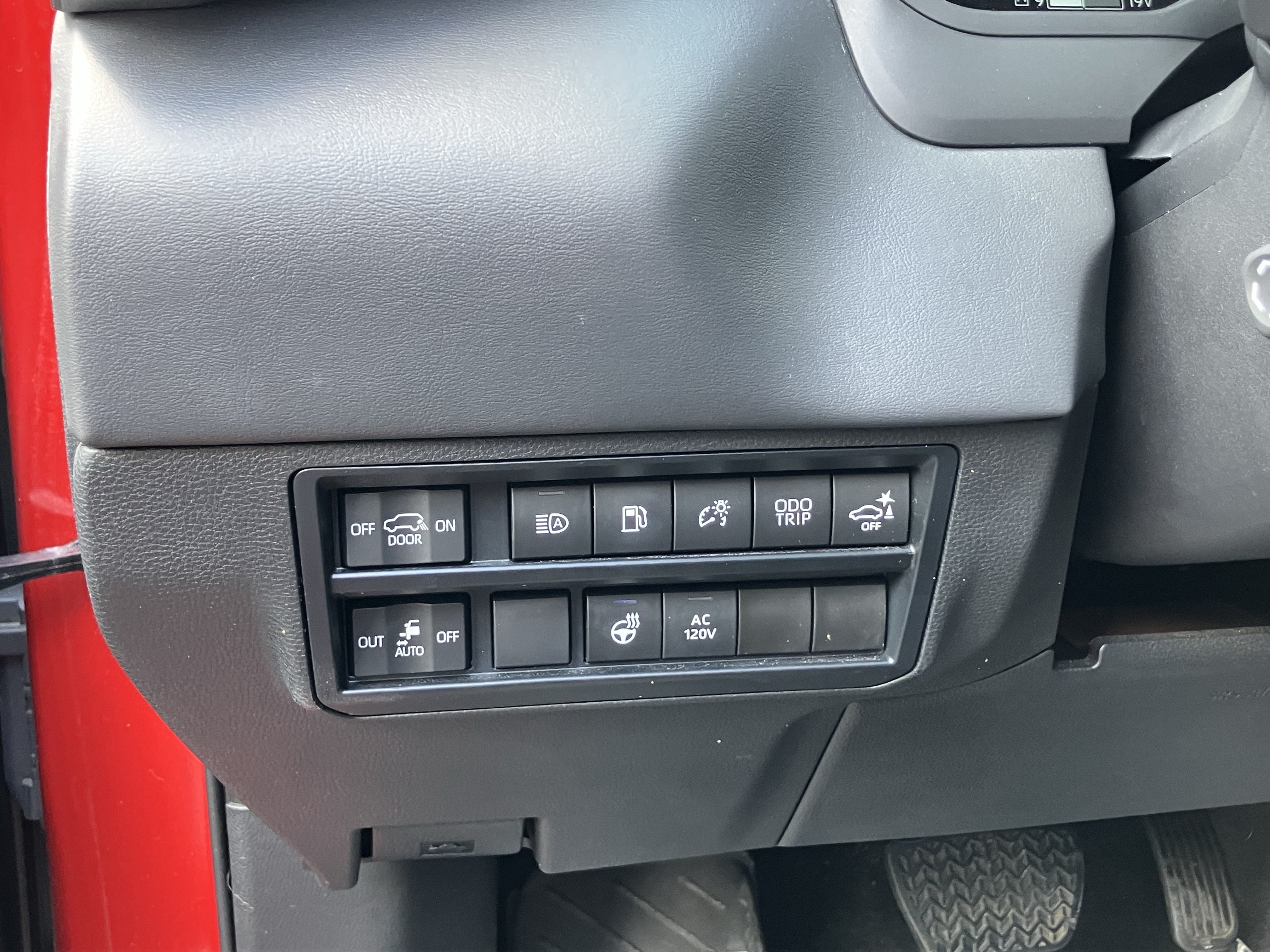 Used 2024 Toyota Sequoia Platinum AWD/4WD image 19