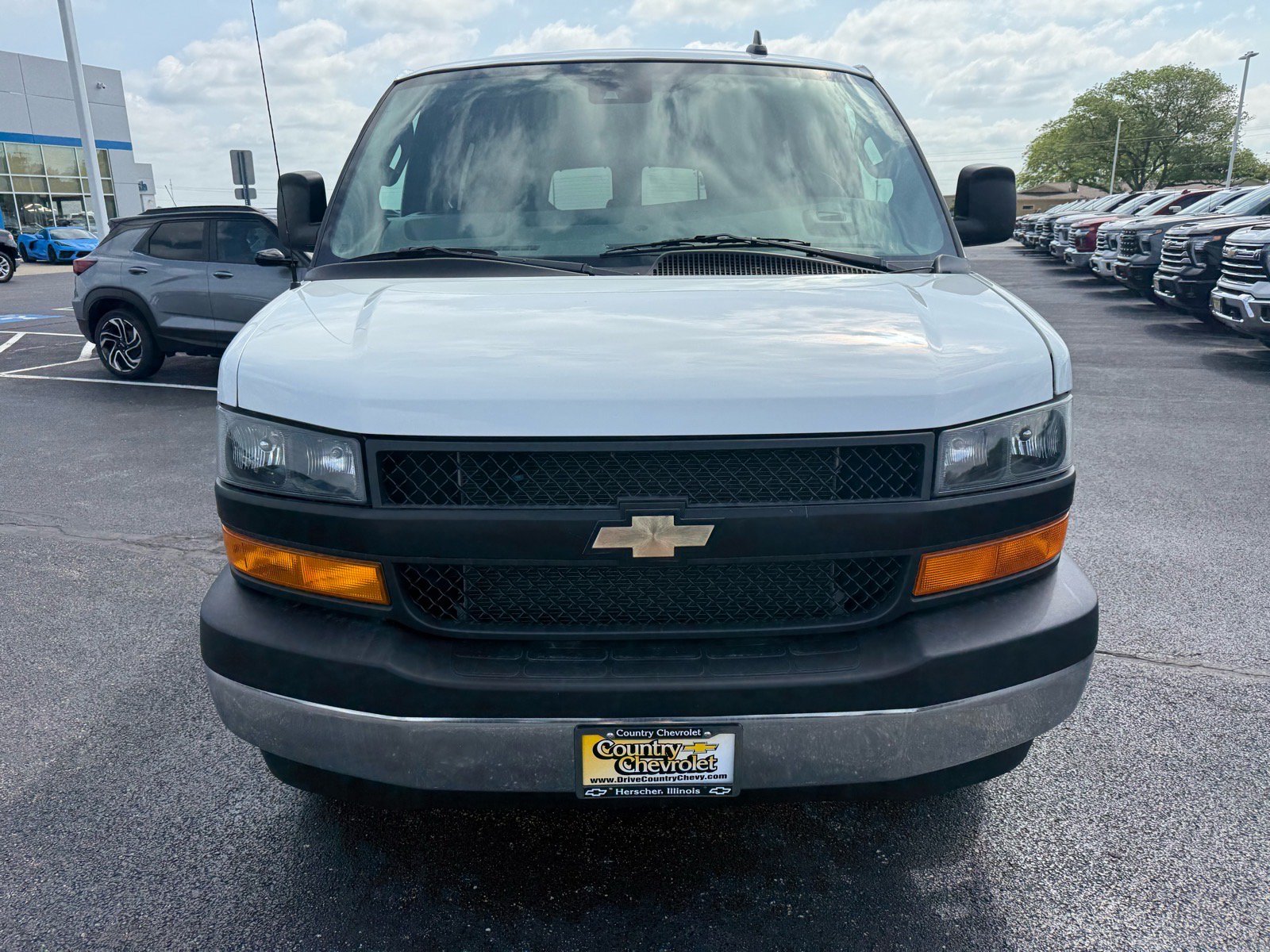 Used 2023 Chevrolet Express 3500 LT w/ LT Preferred Equipment Group RWD image 8