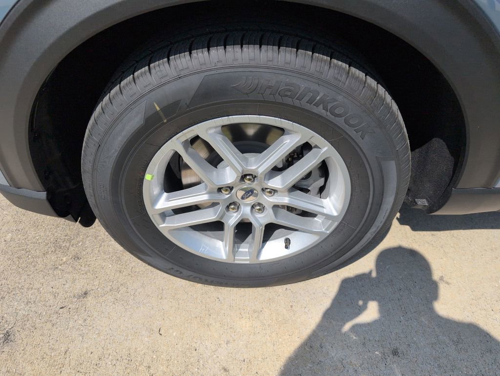 New 2026 Ford Explorer Active RWD image 18