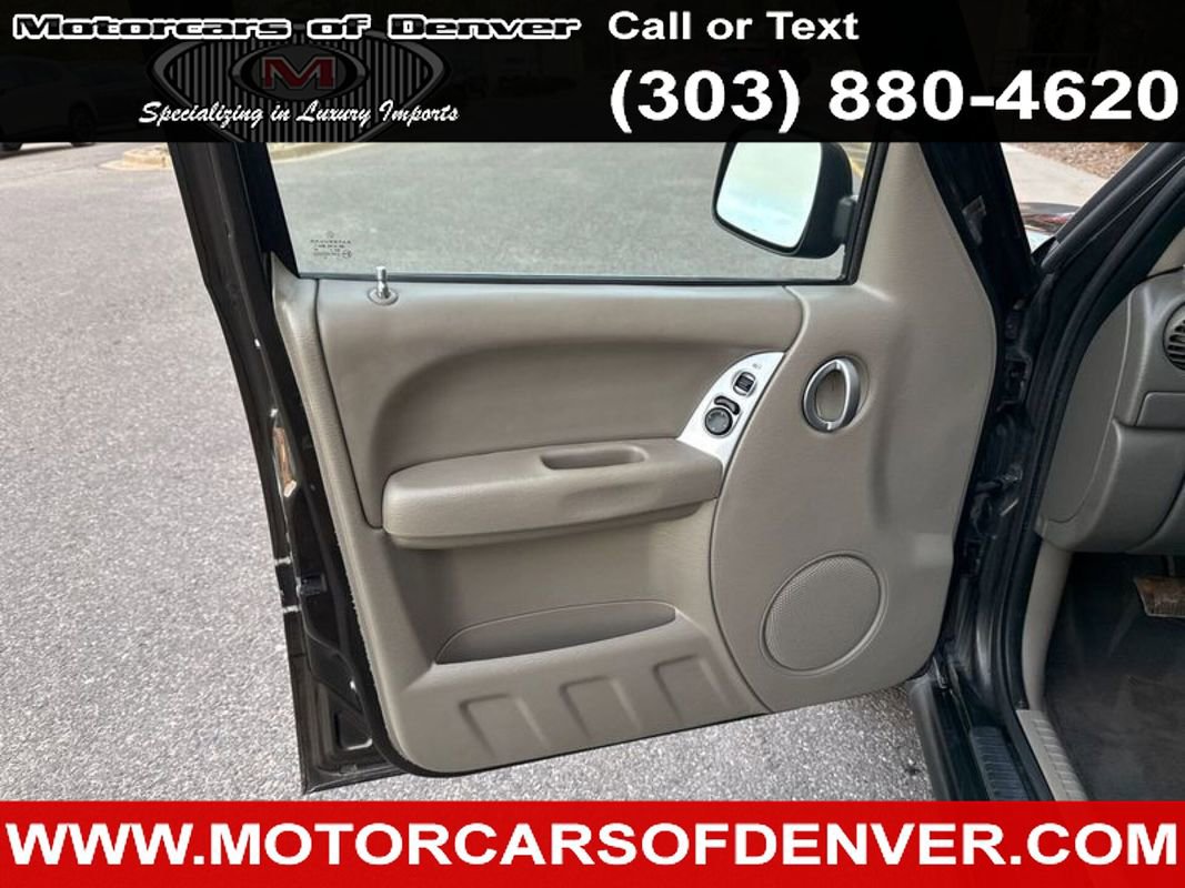 Used 2005 Jeep Liberty Limited image 17