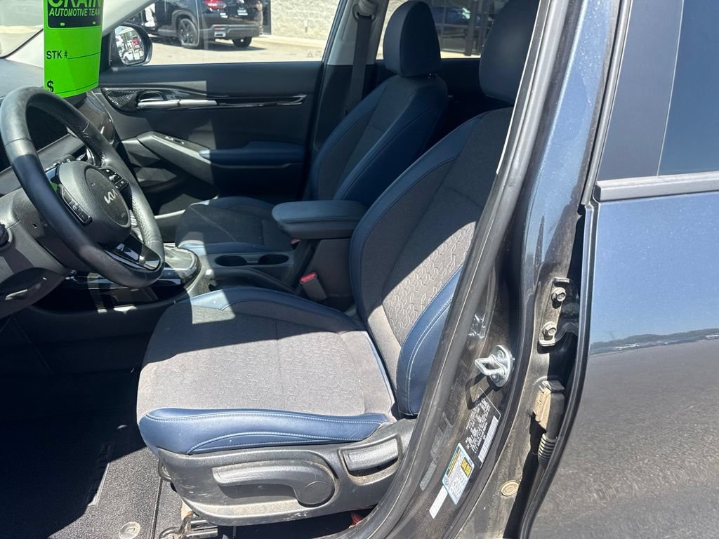 Certified 2025 Kia Seltos S AWD/4WD image 9