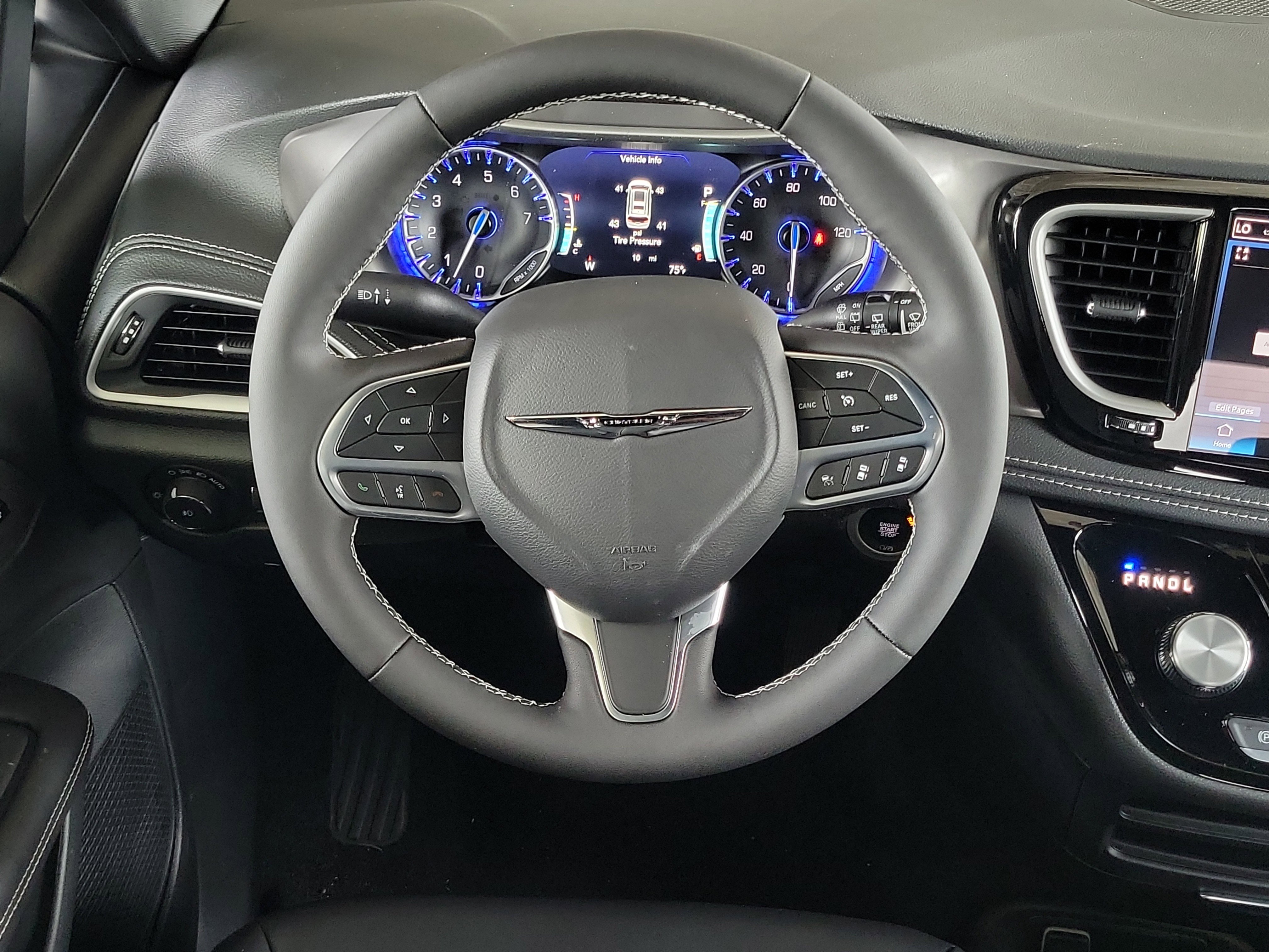 New 2026 Chrysler Pacifica Select FWD image 21