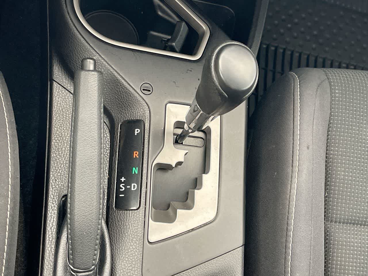 Used 2018 Toyota RAV4 XLE AWD/4WD image 19