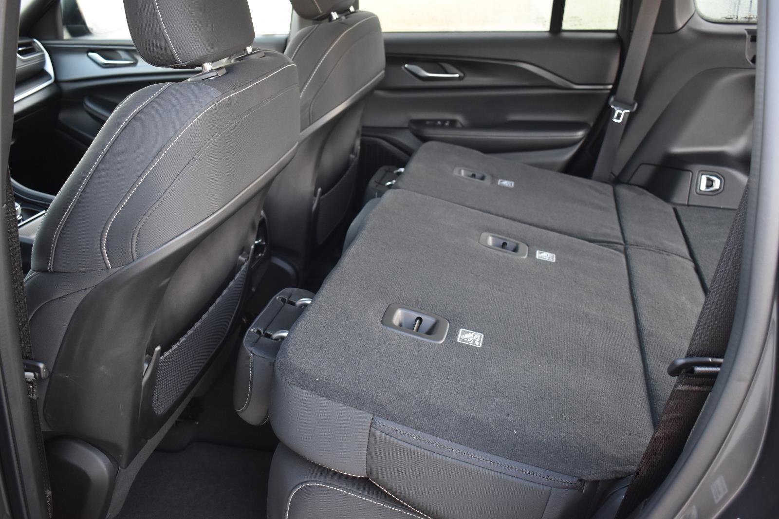 Used 2024 Jeep Grand Cherokee Laredo w/ Trailer Tow Package image 54