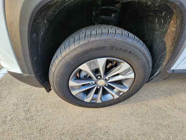 Used 2026 Chevrolet Equinox LT FWD image 9