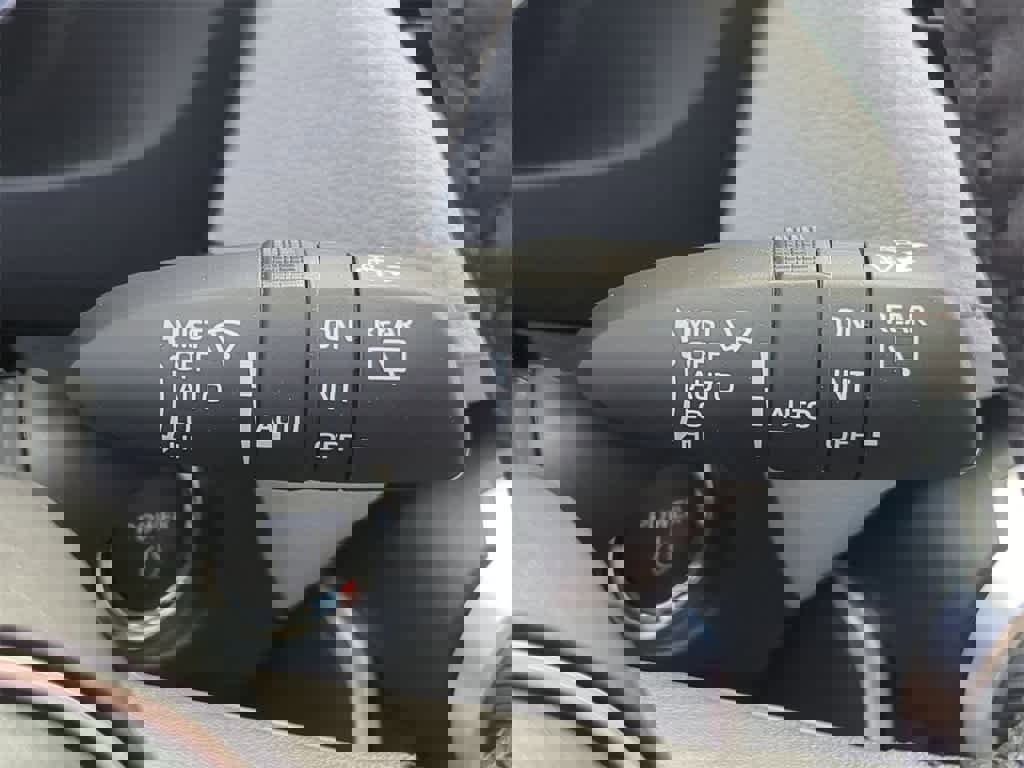 Used 2023 Toyota RAV4 XLE w/ Convenience Package image 24