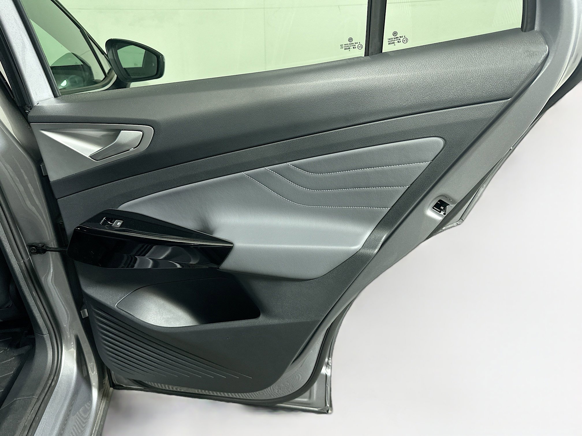 Used 2024 Volkswagen ID.4 S RWD image 32