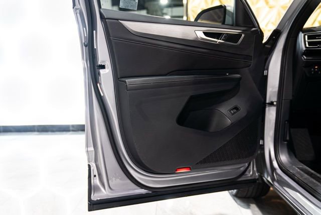 Used 2025 Volkswagen Atlas Cross Sport SE AWD/4WD image 22