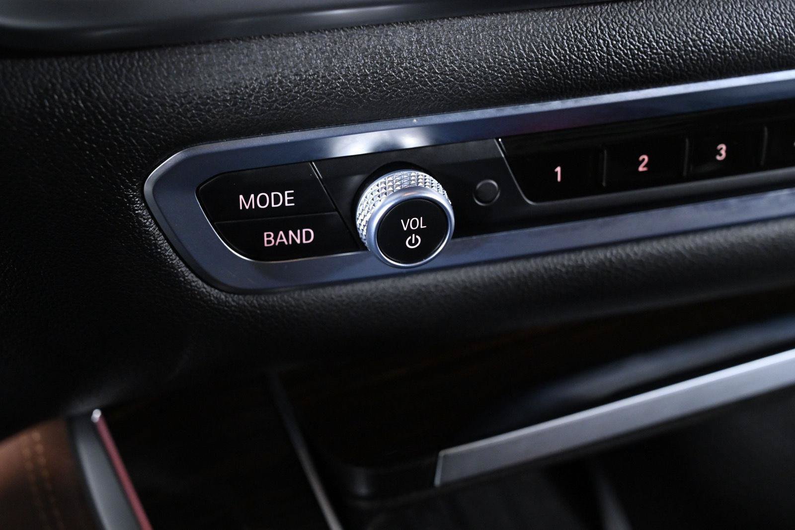 Used 2019 BMW X5 xDrive50i AWD/4WD image 16