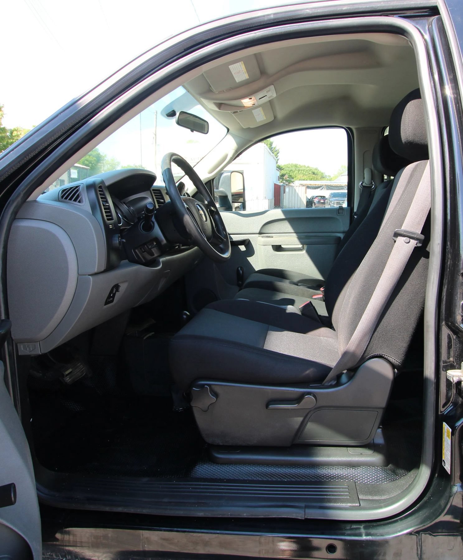 Used 2011 Chevrolet Silverado 2500 W/T w/ Snow Plow Prep Package AWD/4WD image 9