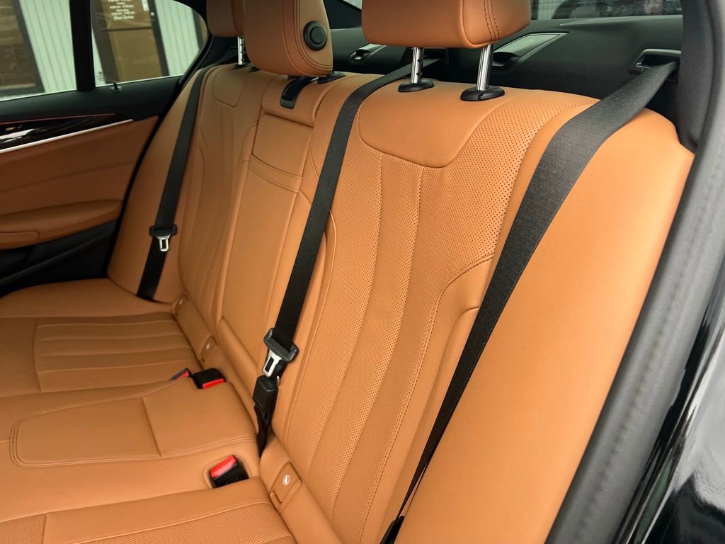 Used 2023 BMW 540i xDrive w/ Convenience Package image 15