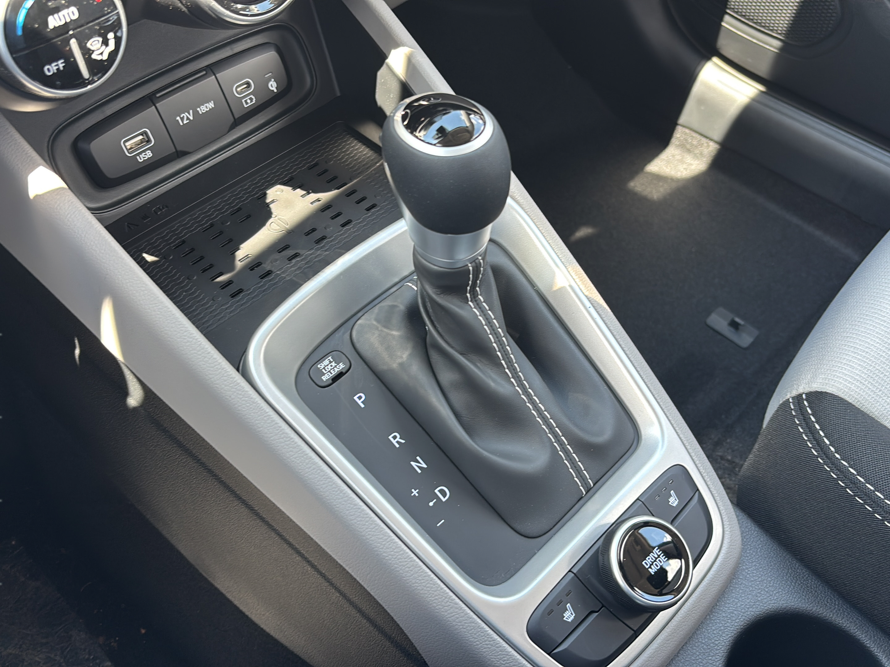 New 2026 Hyundai Venue SEL FWD image 18