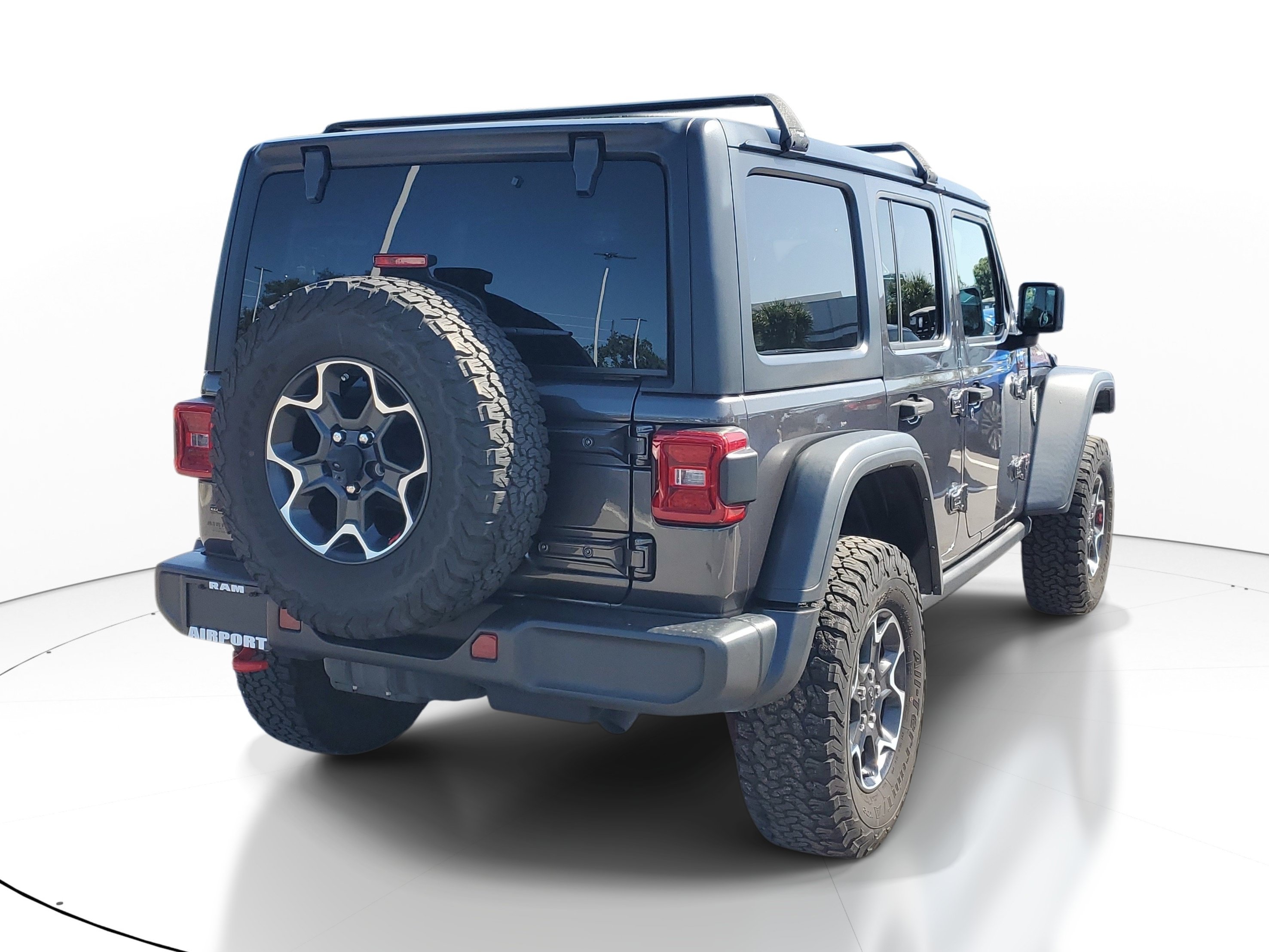 Used 2023 Jeep Wrangler Unlimited Rubicon w/ LED Lighting Group AWD/4WD image 5