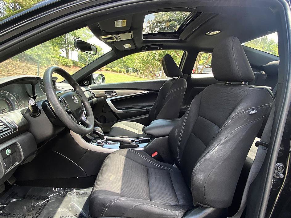Used 2017 Honda Accord EX image 10