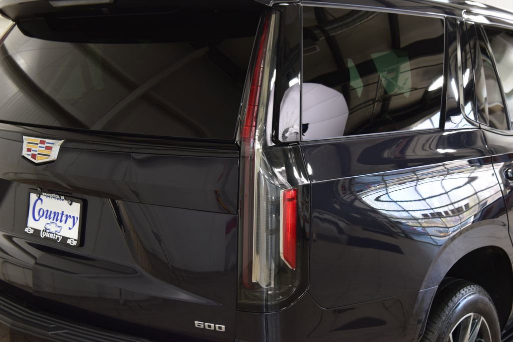Used 2022 Cadillac Escalade Sport w/ Touring Package AWD/4WD image 18