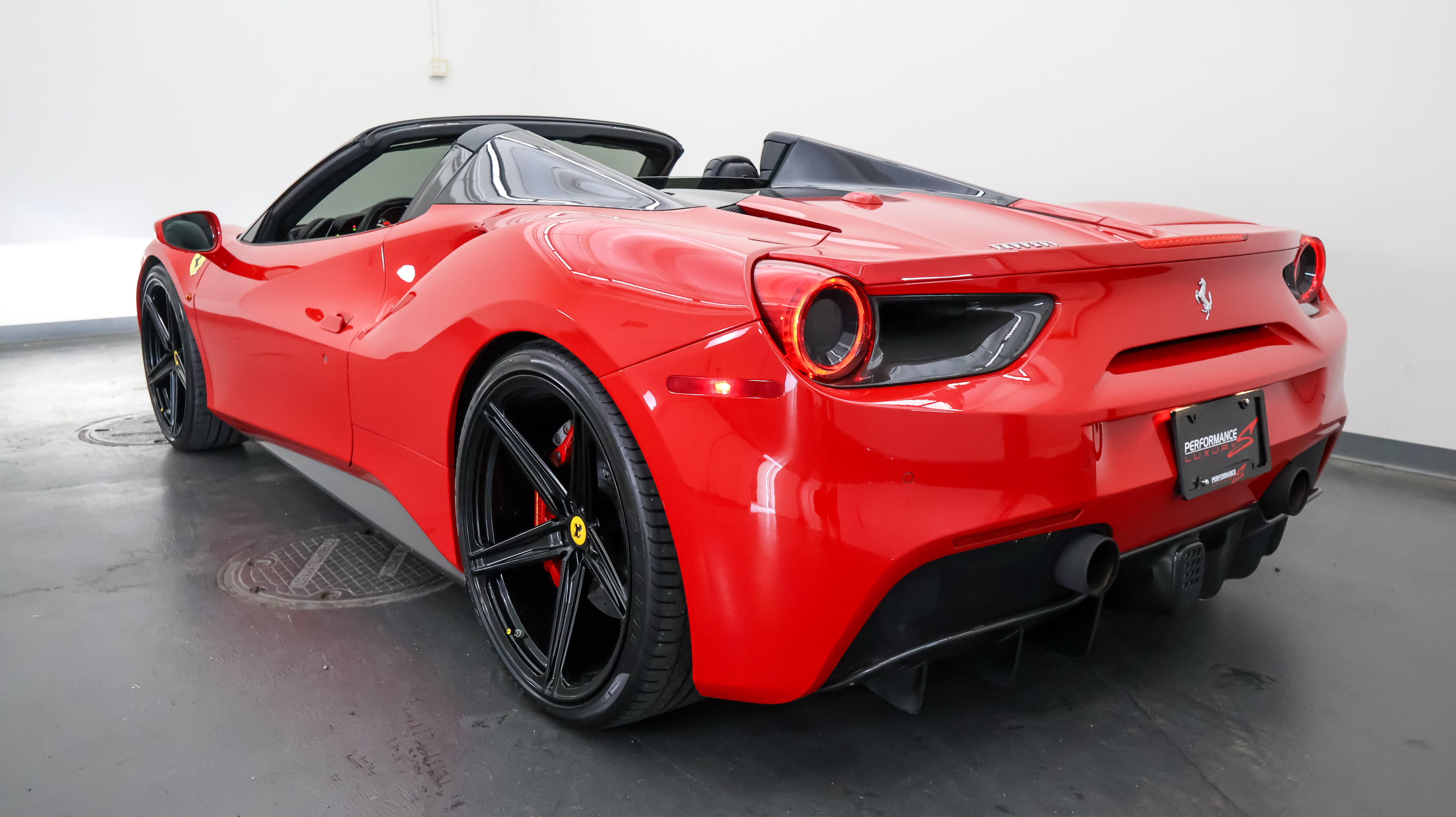 Used 2019 Ferrari 488 Spider RWD image 6