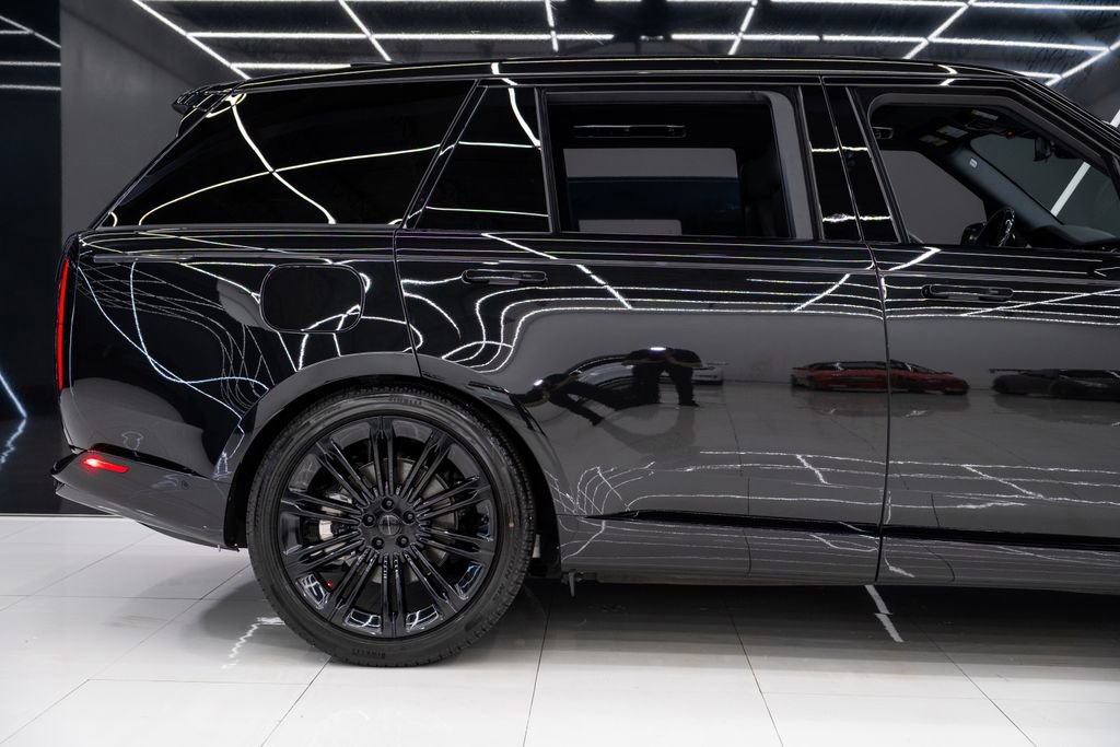 Used 2026 Land Rover Range Rover Long Wheelbase SE image 10