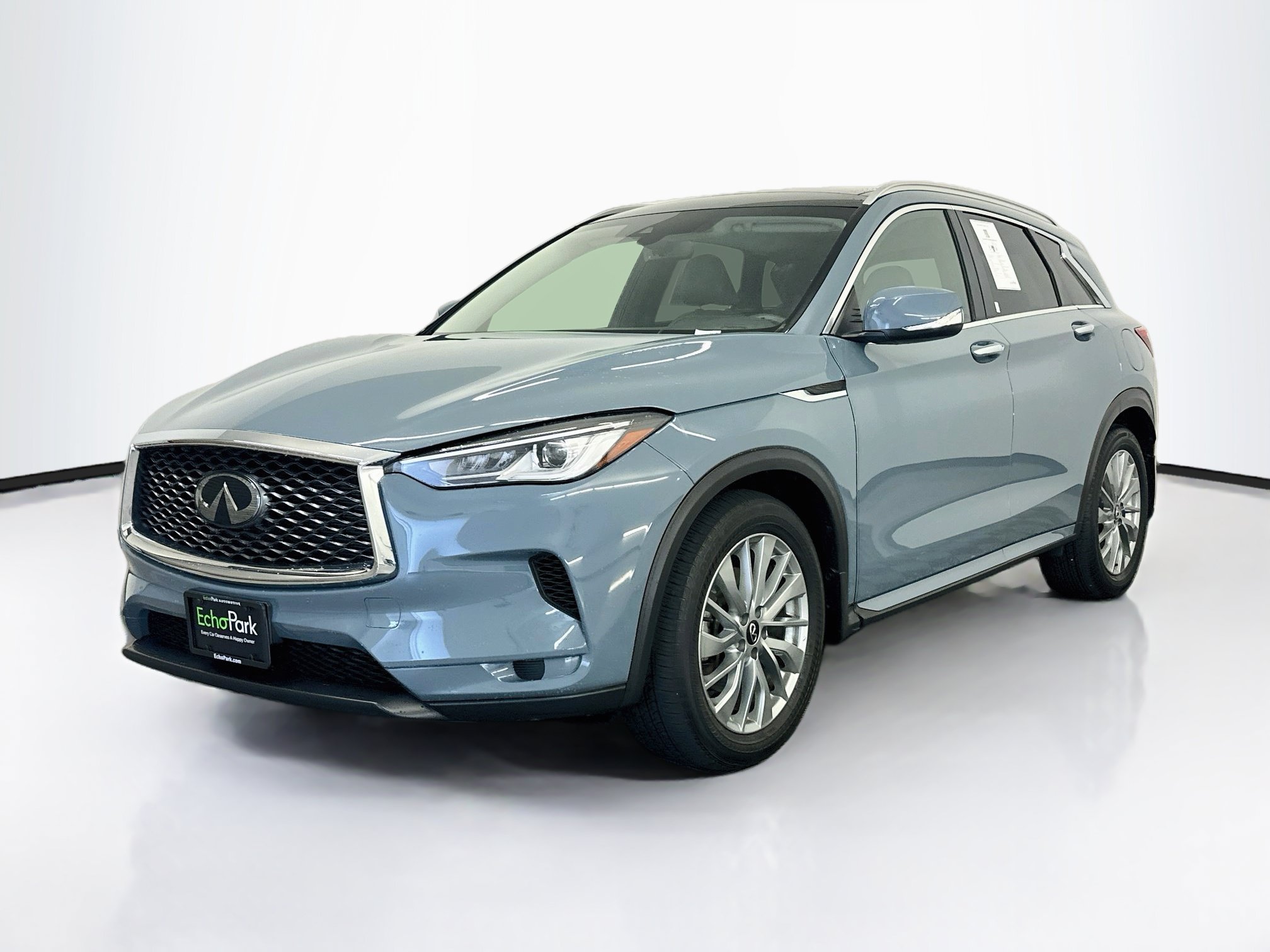 Used 2023 INFINITI QX50 Luxe AWD/4WD image 3