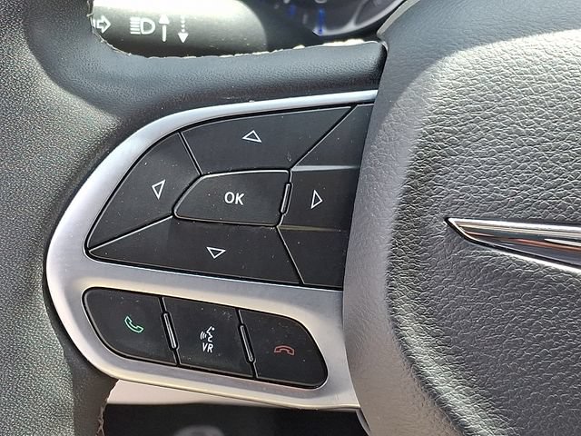 Certified 2024 Chrysler Pacifica Touring-L FWD image 23