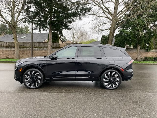 New 2026 Lincoln Nautilus Reserve w/ Jet Appearance Package AWD/4WD image 2