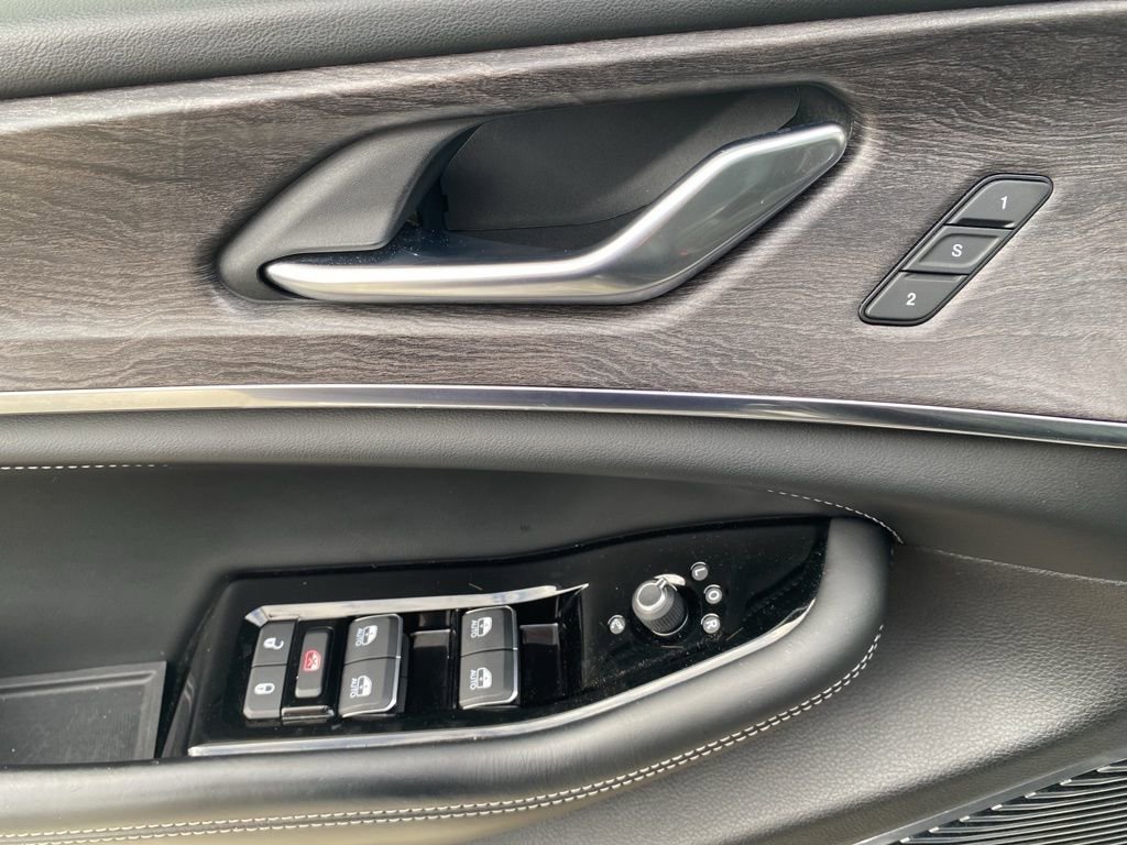 Used 2022 Jeep Grand Cherokee Overland image 21