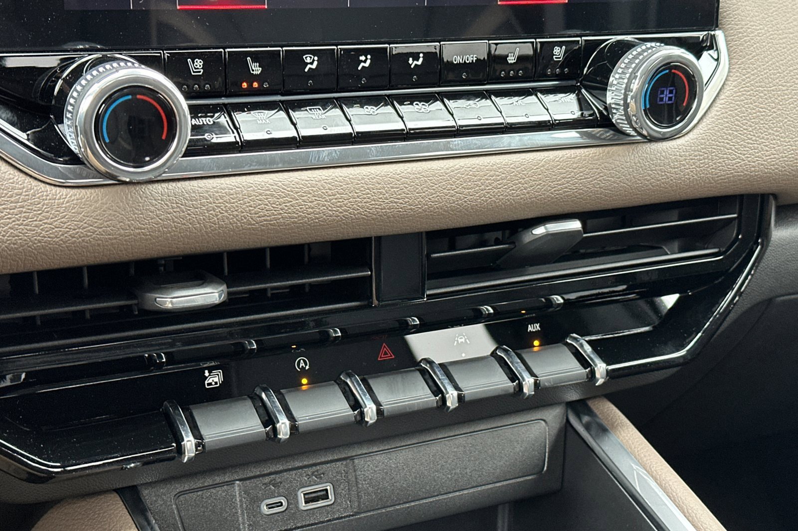 New 2026 GMC Canyon Denali image 21