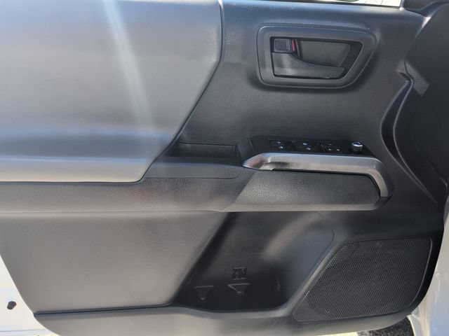 Used 2018 Toyota Tacoma SR5 RWD image 9