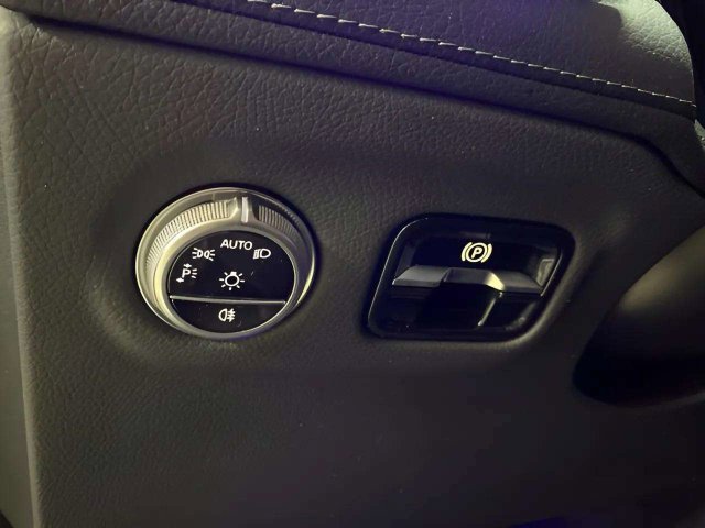 Used 2024 Mercedes-Benz EQS 450+ SUV image 36