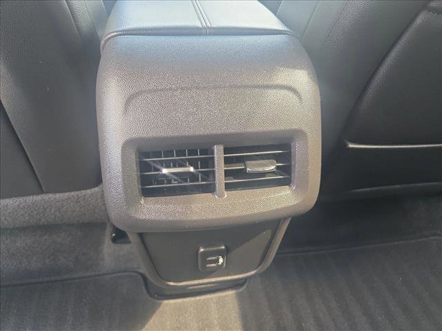 Used 2024 GMC Terrain SLT image 16