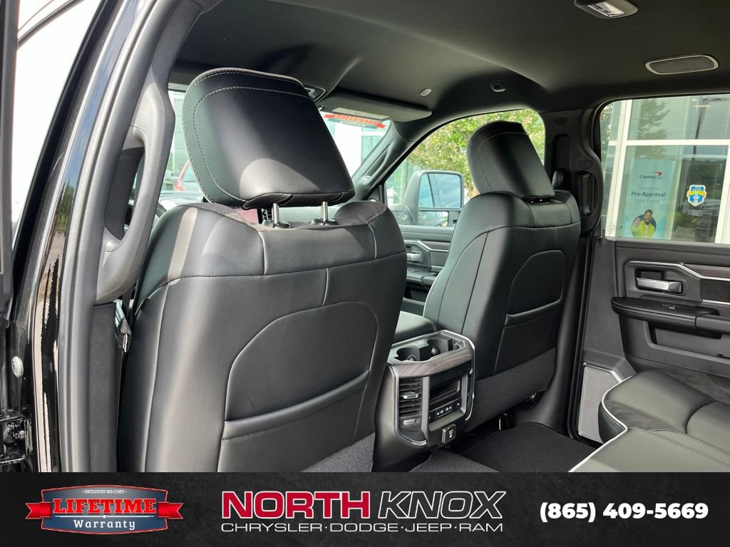 New 2026 RAM 2500 Laramie w/ Night Edition AWD/4WD image 15